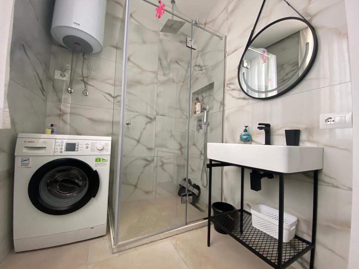 Newly Renovated Apartment Tiranë Luaran gambar