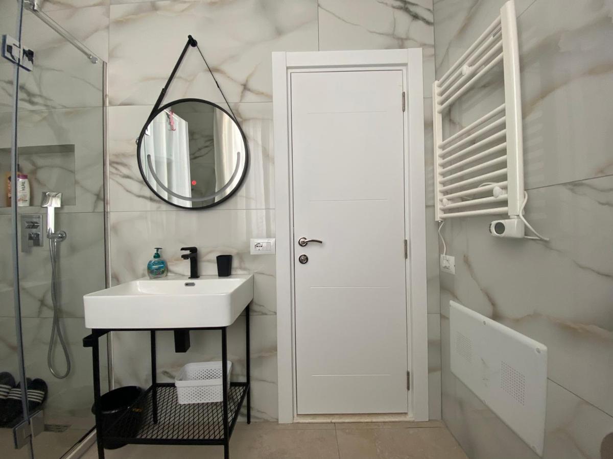 Newly Renovated Apartment Tiranë Luaran gambar